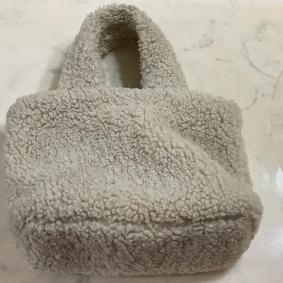 Aspen fluffy purse - Picture 5 of 8